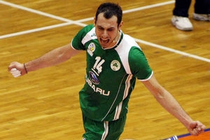 Θετικός στη γρίπη των χοίρων ο Πανταλέων