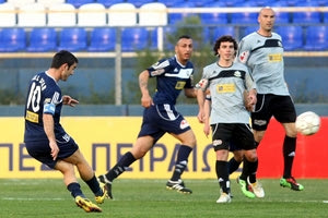 Ελληνες-Ξένοι 4-2