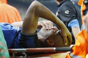 Του έδωσε τα… δόντια στο χέρι!