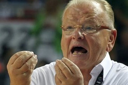 Καταφεύγει στην FIBA