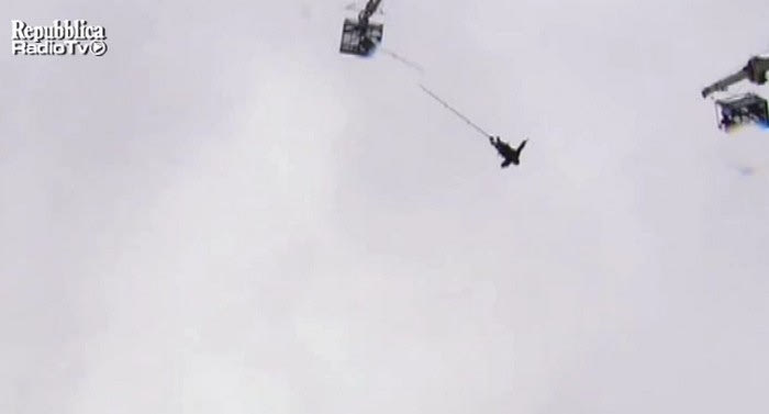 Γράφτηκε ιστορία στο Bungee Jumping!