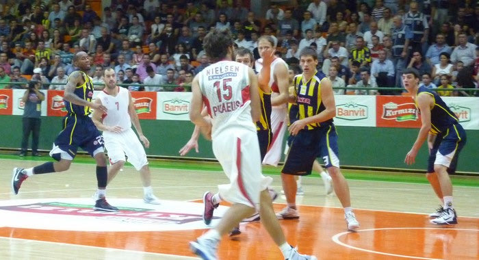 Ολυμπιακός-Ούλκερ:77-63