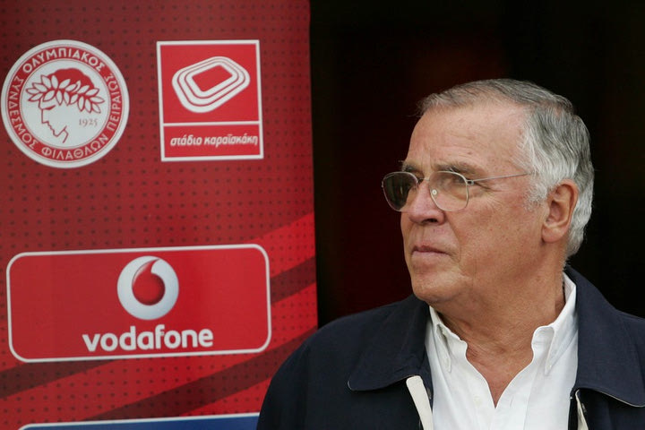 Θεοδωρίδης: “Να σηκωθούν και να φύγουν όλοι”