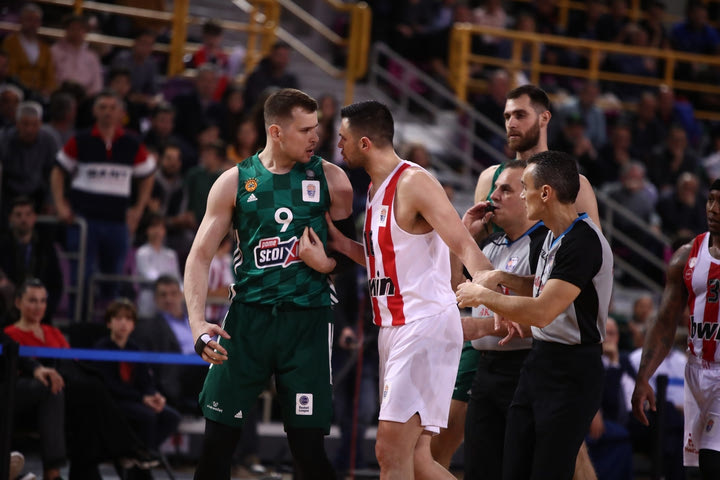 Παπανικολάου: “Δεν θέλω να στοχοποιηθεί ο Αγραβάνης, αν έκανα λάθος, του ζητάω συγγνώμη”