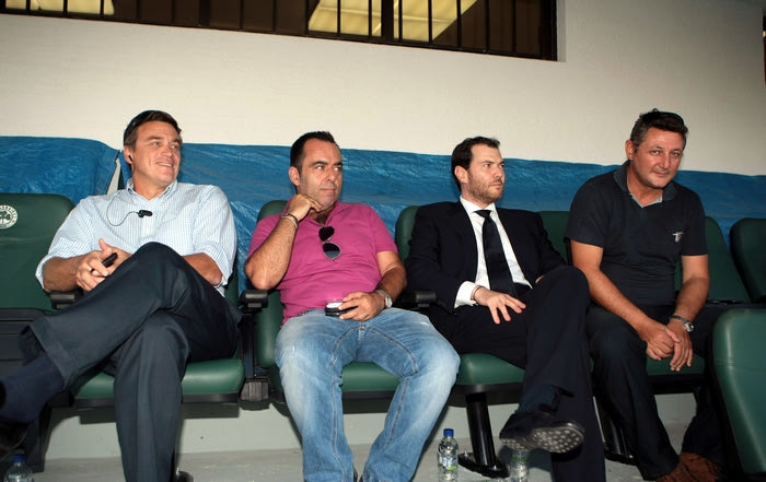 “Μαχαίρι” σε μισθούς και μπόνους
