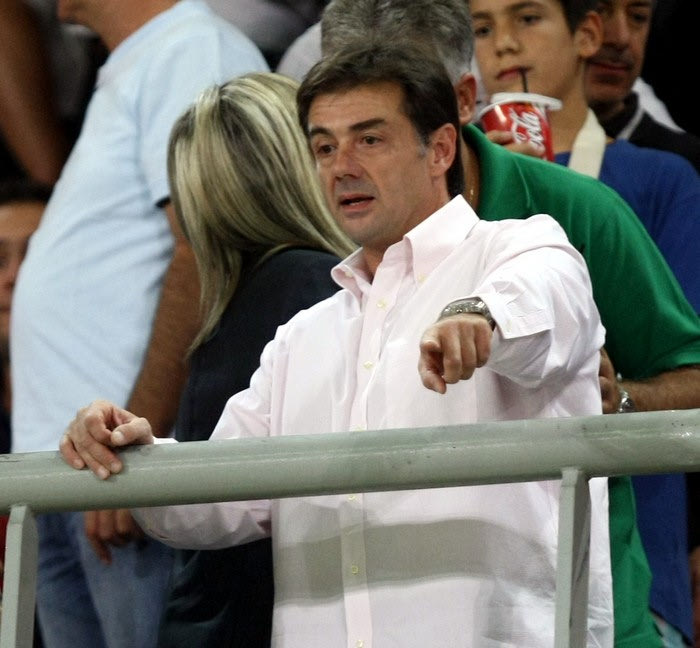 Βασάρας: “Συνεχίζω το έργο μου”