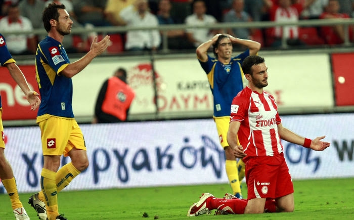 Σαν να είναι… εκτός έδρας