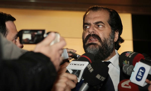 Πατέρας: “Βραβείο μυθιστορηματικής λογοτεχνίας”