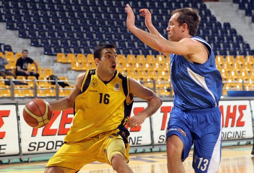 Άρης-Πανελλήνιος: 73-63