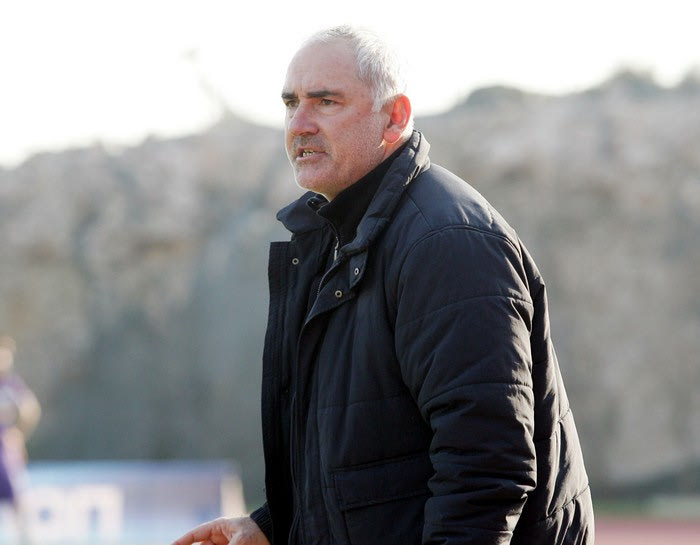 Τα είπαν Μανίκας, Μισαηλίδης