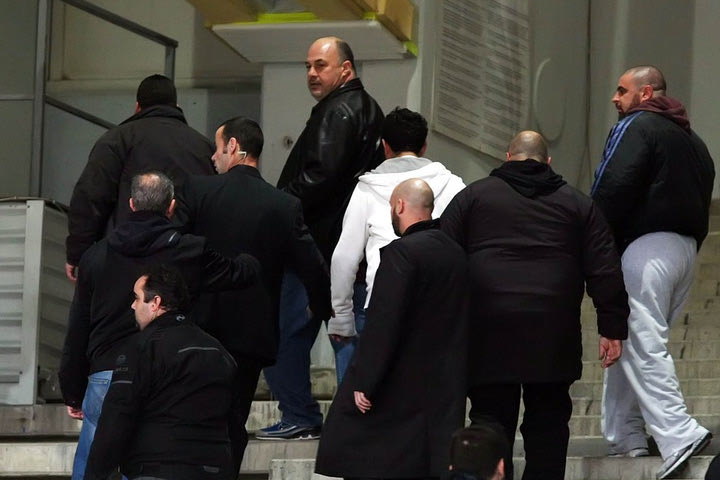 Μπέος: “Δεν μιλώ μετά από τσόντες”