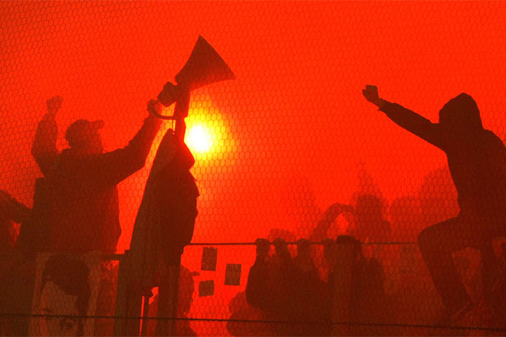 Μίσαθλοι, χουλιγκάνοι και ντελίριο