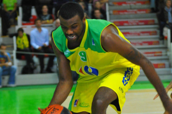 Απίστευτο buzzer-beater… εξιλέωσης