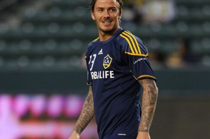 Απίστευτο γκολ-φάουλ σε σκουπιδοτενεκέ!