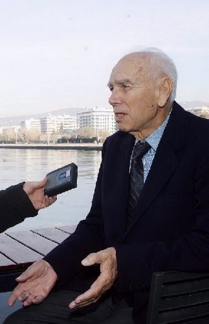 Αναβάλλεται η συνεδρίαση