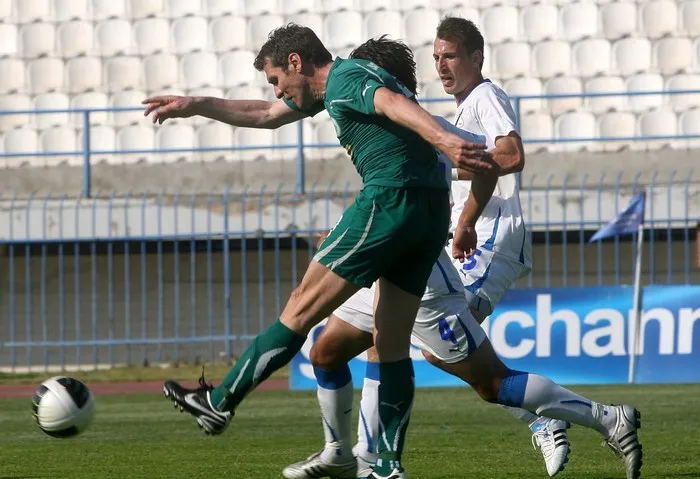 Φιλική εξάρα επί του Ακράτητου