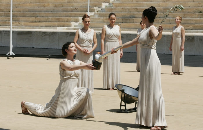 Ανάβει η Φλόγα της Ελπίδας