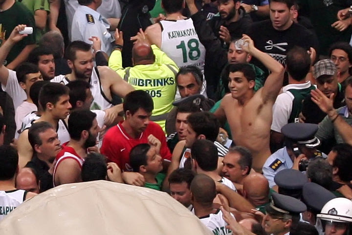 ΠΑΕ Ολυμπιακός: “Τώρα δεν είναι ντροπή;”