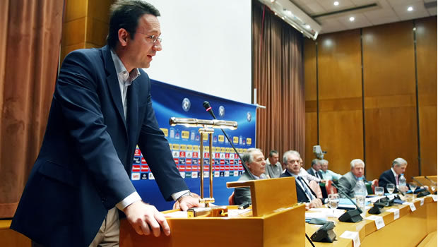 Αναστολή της λειτουργίας της ΕΠΟ πρότεινε ο Πιλάβιος