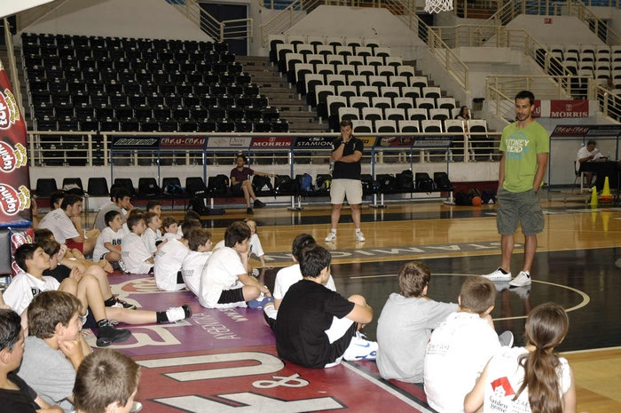 Ο Δεμερτζής στο PAOK Summer Basketball Camp