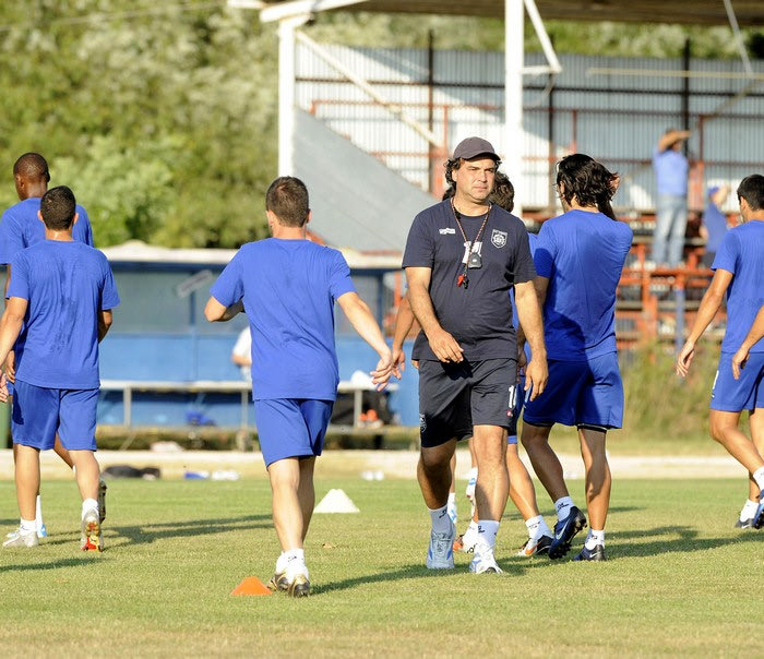 Ντεμόλ: “Να μείνουμε στη Superleague”