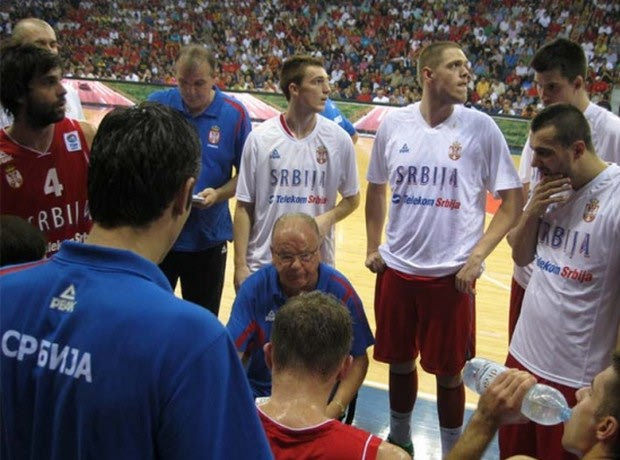 Η FIBA απειλεί τη Σερβία με αποκλεισμό