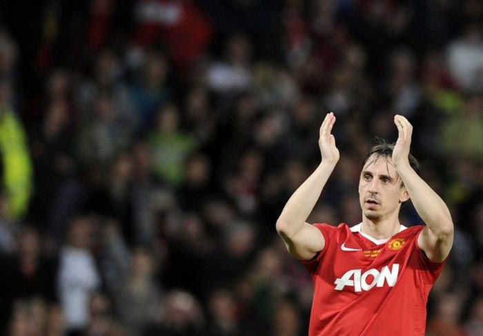 Νέβιλ: “Η ManUtd θα ξεπεράσει τη Μπαρτσελόνα”