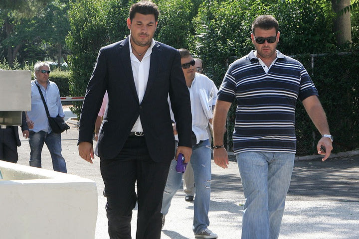 Πόλεμος των δικηγόρων στον “αέρα”