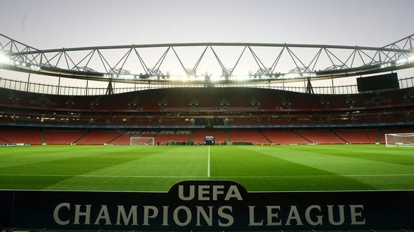 Τα φώτα σε “Emirates” και Ντόνετσκ