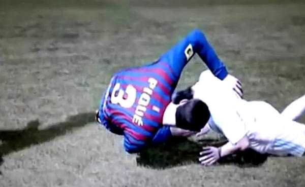 Καυτό τετ α τετ του Πικέ στο FIFA 2012!
