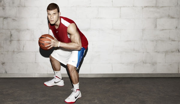 H NIKE παρουσιάζει το νέο NIKE ZOOM HYPERDUNK 2011!