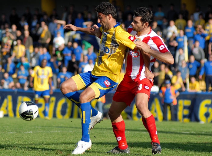 Με Καούνο κόντρα σε Πανσερραϊκό