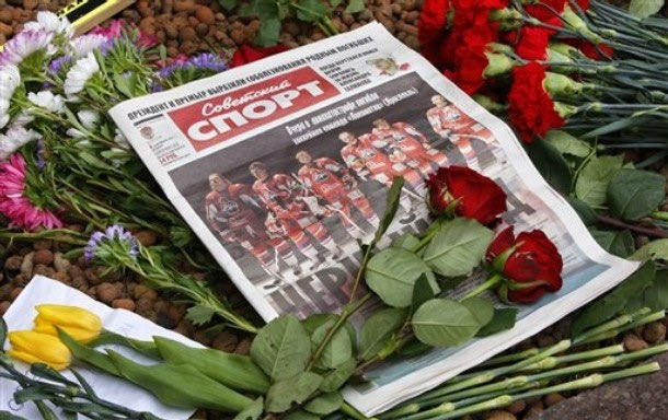 Οι αντίπαλοι βοηθούν τη Λοκομοτίβ