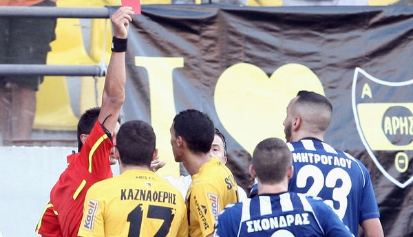 Ο Σολτάνι και οι τέσσερις κόκκινες κάρτες