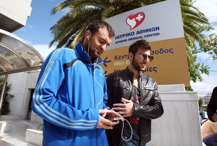 Επίσκεψη σε Γκούντγιονσεν από Αδαμίδη και παίκτες