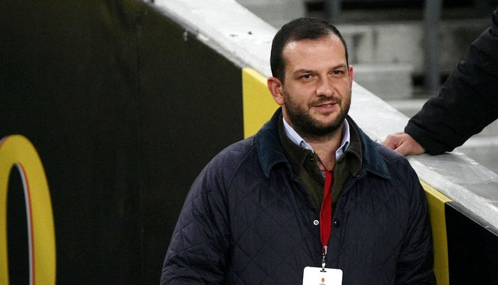 Τα ξαναλέει με τους Άγγλους ο Αδαμίδης