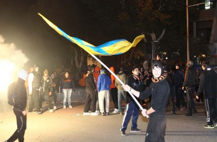 Ξέφρενο γλέντι στους δρόμους της Λευκωσίας