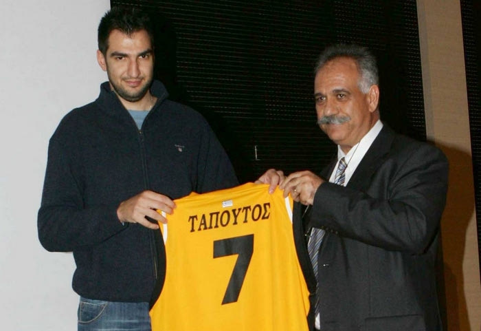 Αμφίβολος ο Ταπούτος με Γκαστέρας