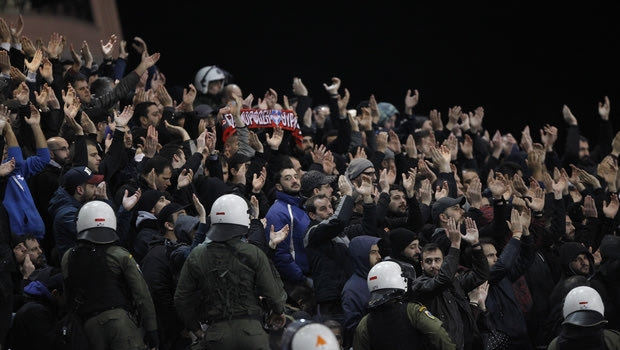 Επίθεση με γροθιές στον αναλυτή του Ολυμπιακού