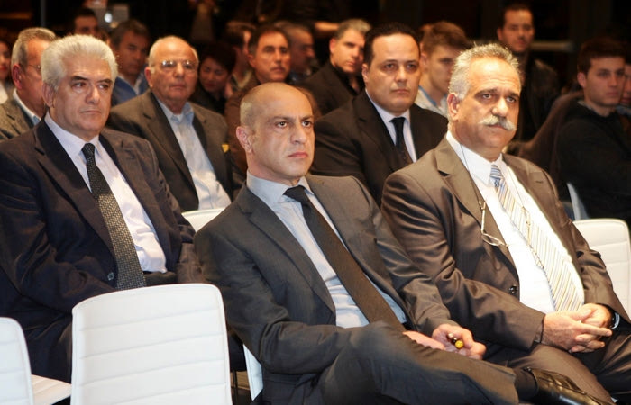Από τις παραιτήσεις στους μετόχους