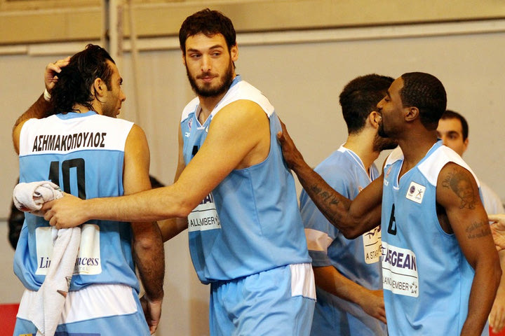 Μοίρασε χαμόγελα ο Κολοσσός