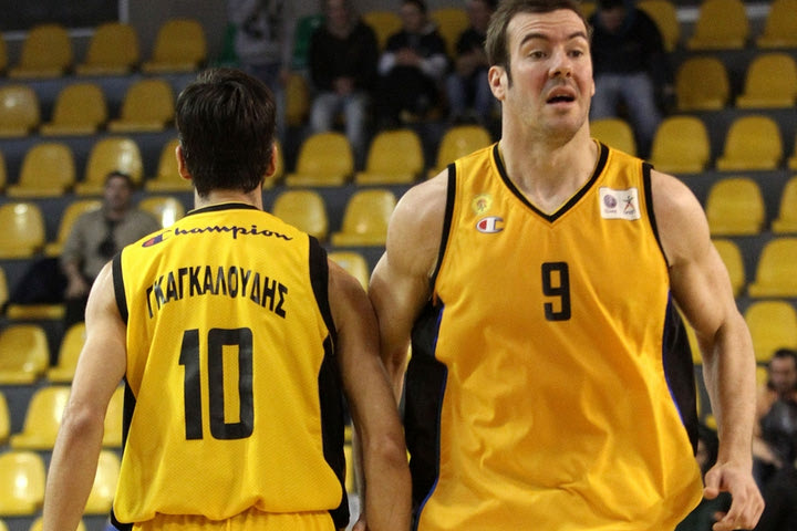 Αποχώρησε ο Χαριτόπουλος, έκλεισε στη Βιλερμπάν