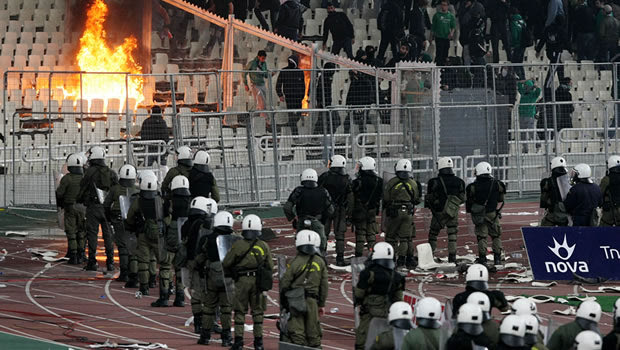 Video με τις δύο μολότοφ που έσκασαν μέσα στο ΟΑΚΑ