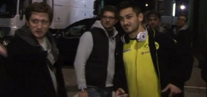 Ξέχασε τον ήρωά της στο γήπεδο!
