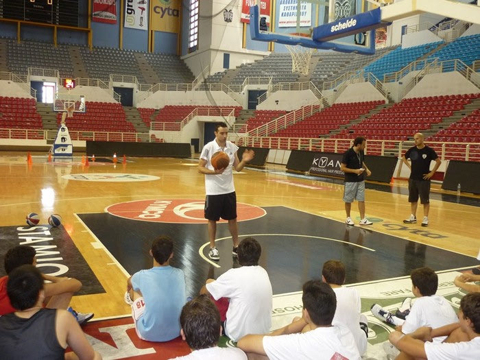 Σχέση υπομονής με Χαραλαμπίδη