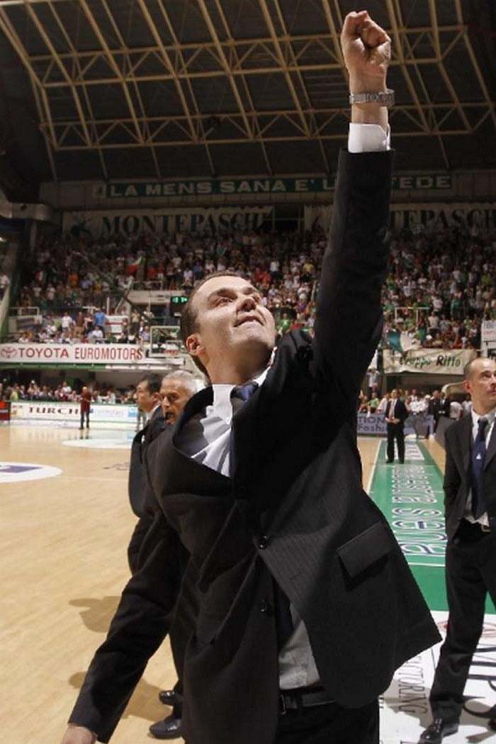 Δύσκολα η Φενέρ