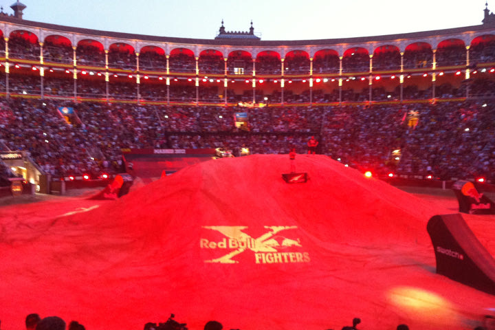 Η ακροβατική μαγεία του Red Bull X-Fighters