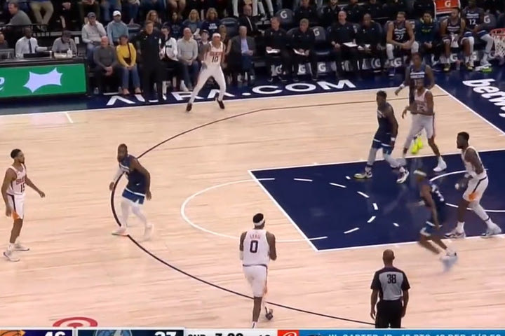 NBA, Γουλβς: Ο Ράσελ ξέχασε να περάσει στο παρκέ, άφησε την ομάδα του με 4 παίκτες και δέχθηκε τρίποντο