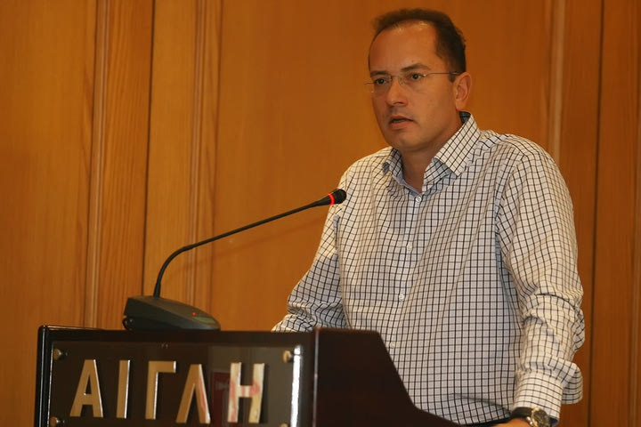 Χαλβατζάκης: “Οι ομάδες δε ζητούν ελεημοσύνη”