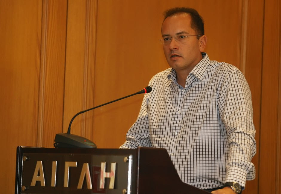 Χαλβατζάκης: “Οι ομάδες δε ζητούν ελεημοσύνη”